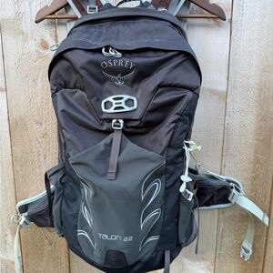 Osprey Talon 22 Charcoal Backpack